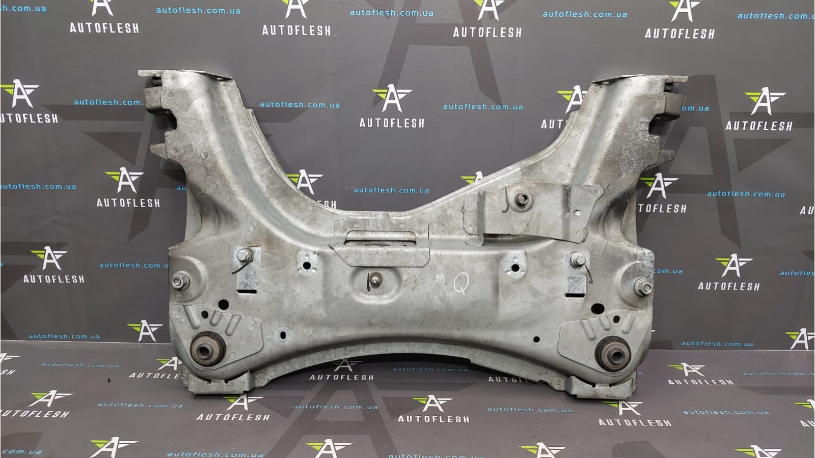 Подрамник передний 8200742904, 8200503491 Renault Grand Scenic 2 Megane 2 Scenic 2 новый